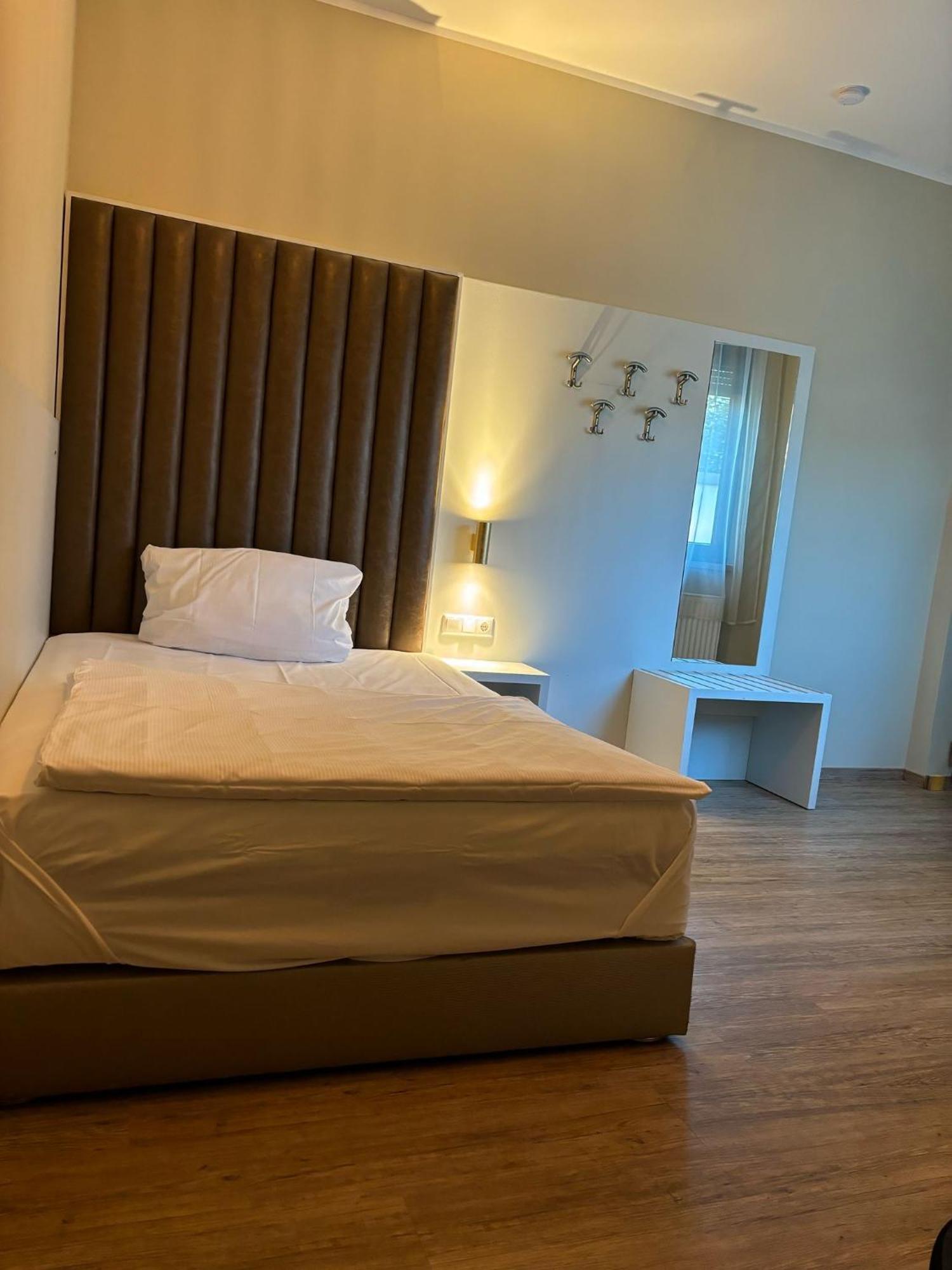 Hotel Athen Kelsterbach Frankfurt Airport 外观 照片
